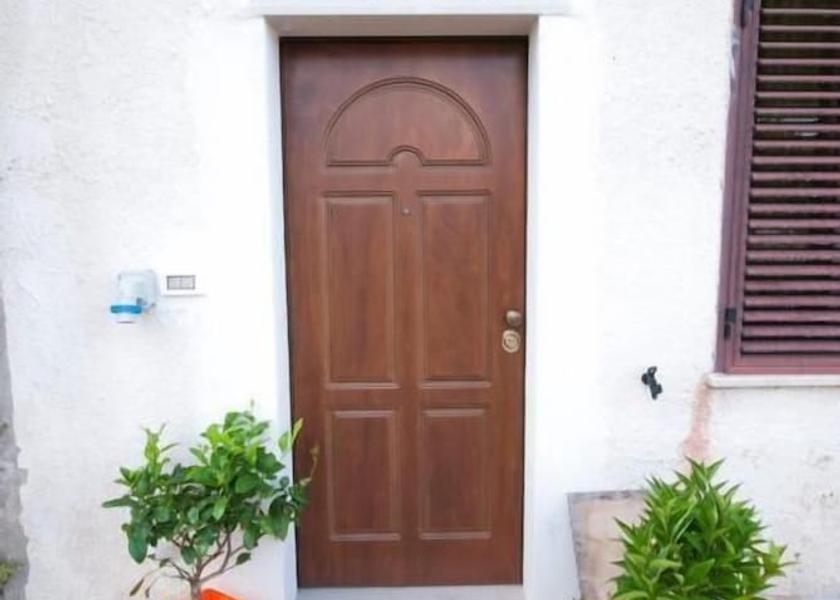 Abruzzo Rocca San Giovanni Exterior Detail