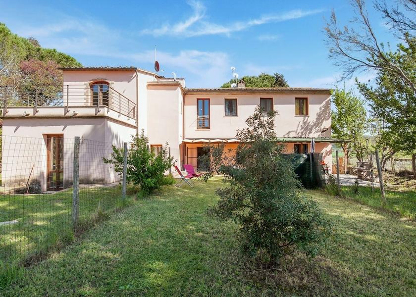 Tuscany Riparbella Exterior Detail