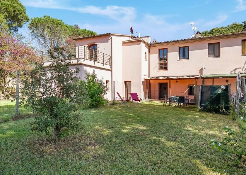 Tuscany Riparbella Exterior Detail