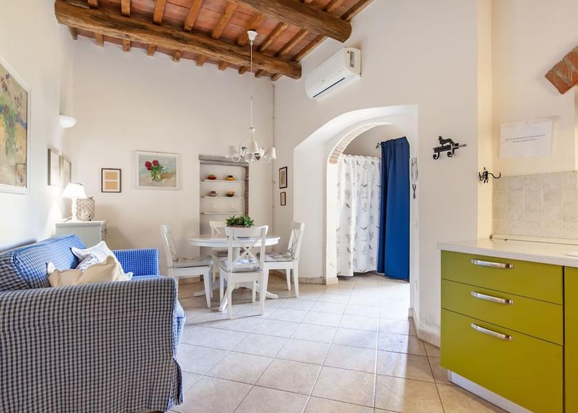 Tuscany Riparbella Dining Area