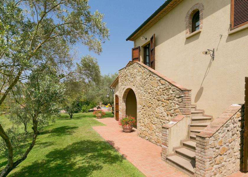 Tuscany Riparbella Facade