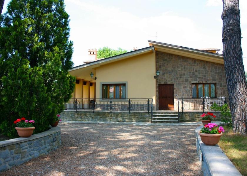Tuscany Castiglion Fiorentino Exterior Detail