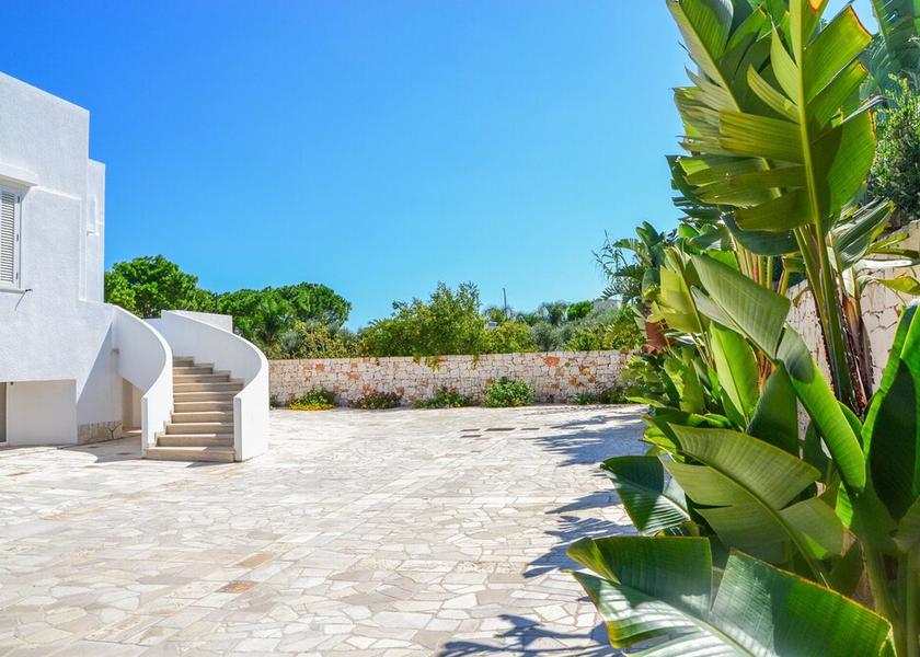 Puglia Polignano A Mare Exterior Detail