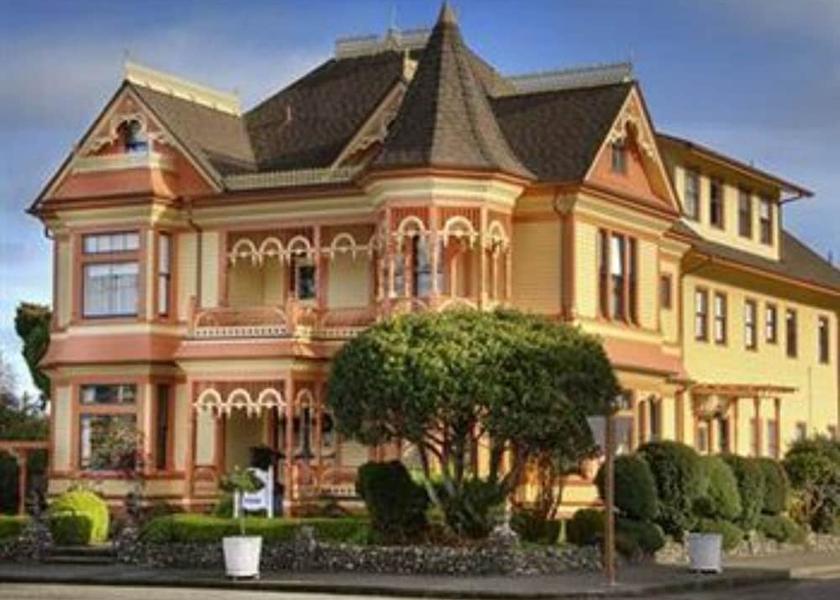 California Ferndale Facade