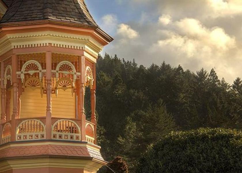 California Ferndale Exterior Detail