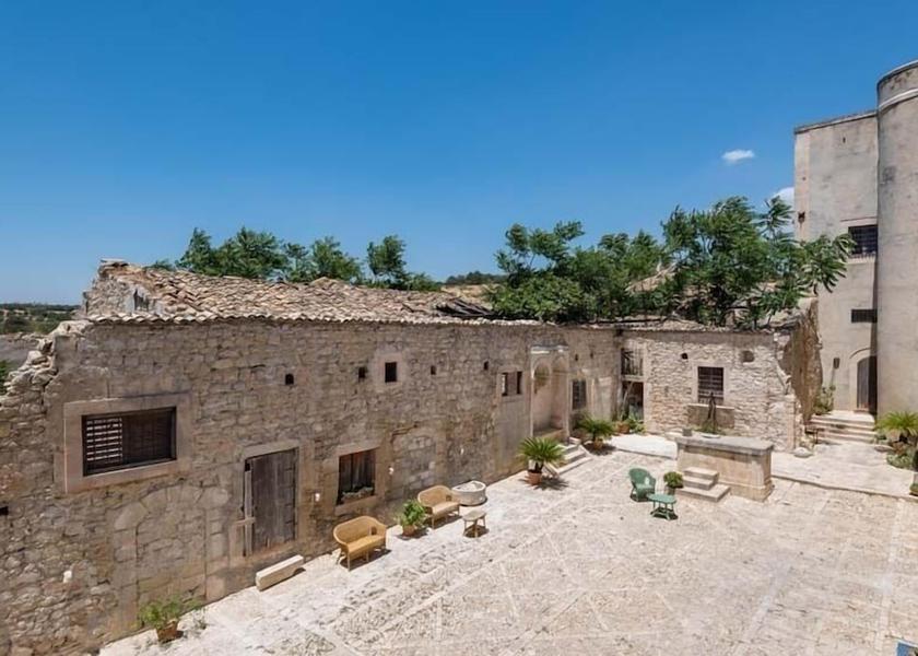 Sicily Ispica Exterior Detail