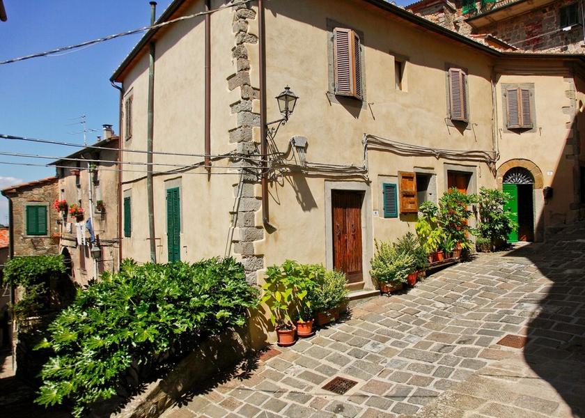 Tuscany Arcidosso Exterior Detail