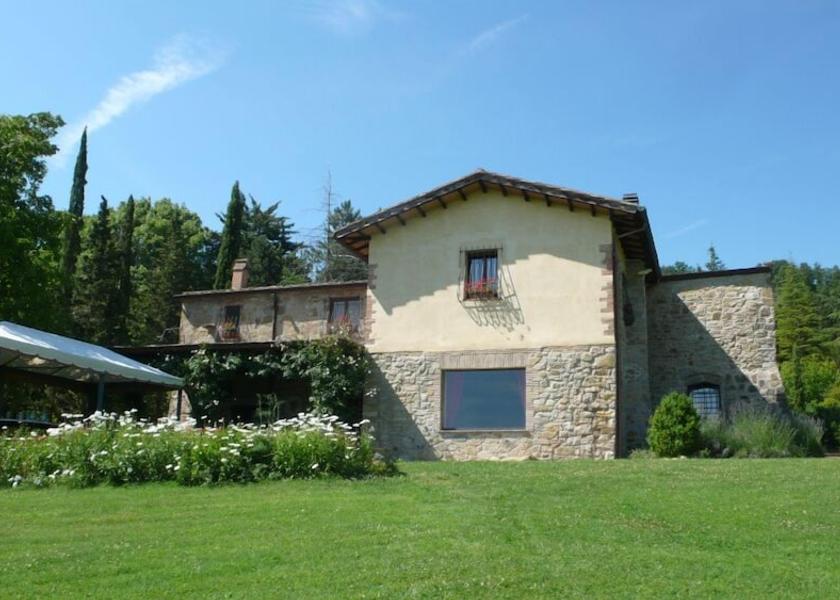 Tuscany Cetona Exterior Detail