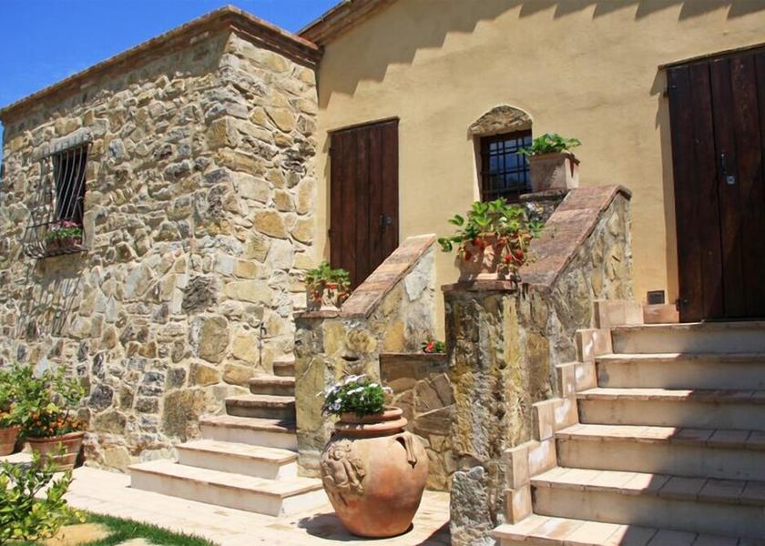 Tuscany Cetona Exterior Detail