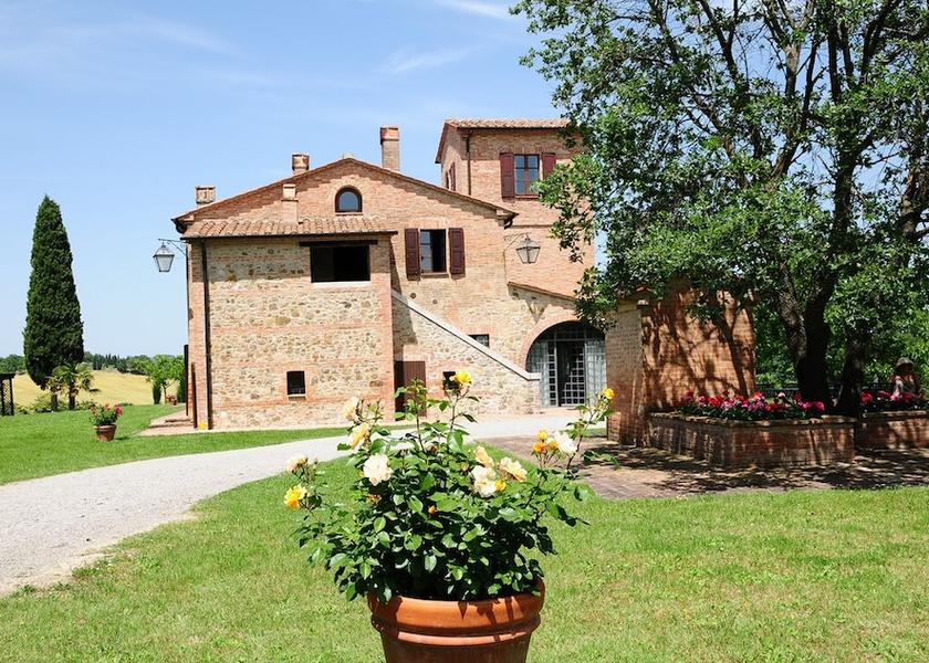 Tuscany Cetona Exterior Detail