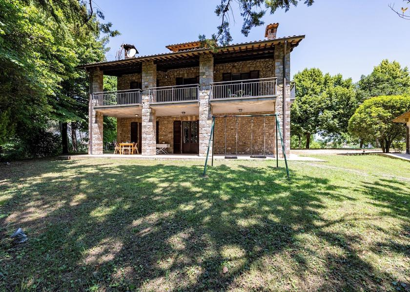 Umbria Baschi Exterior Detail