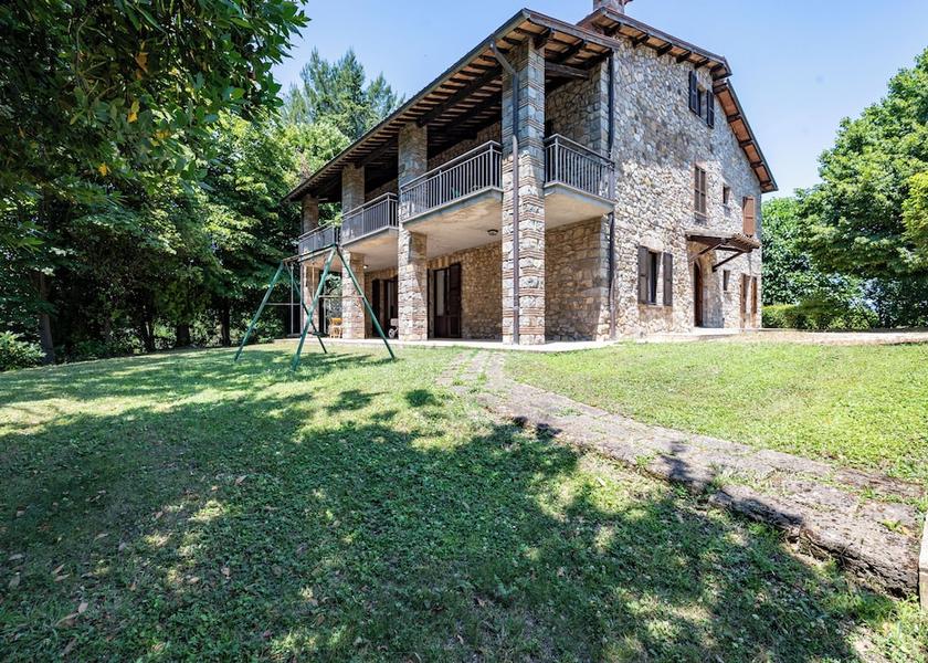 Umbria Baschi Exterior Detail
