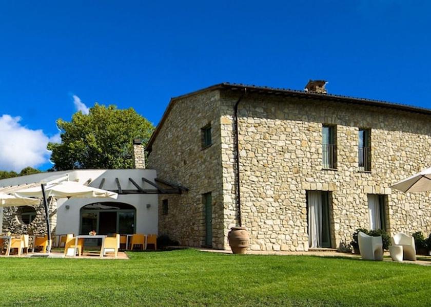 Umbria Baschi Facade