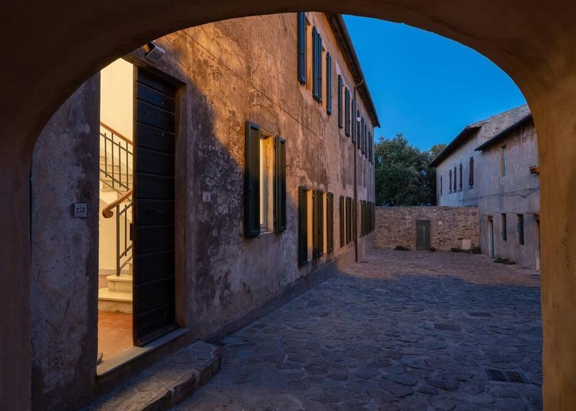 Tuscany Piombino Exterior Detail