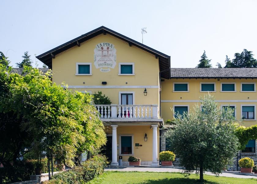 Lombardy Rezzato Front of property