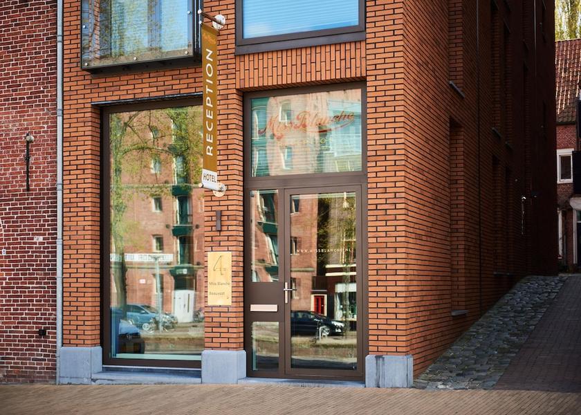 Check-in Check-out Kiosk