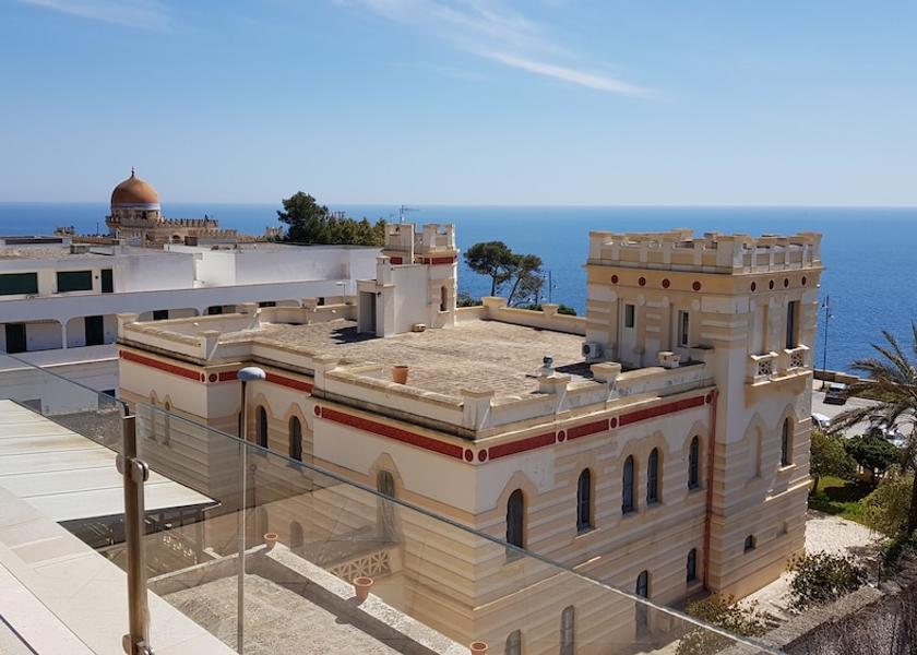 Puglia Santa Cesarea Terme Facade