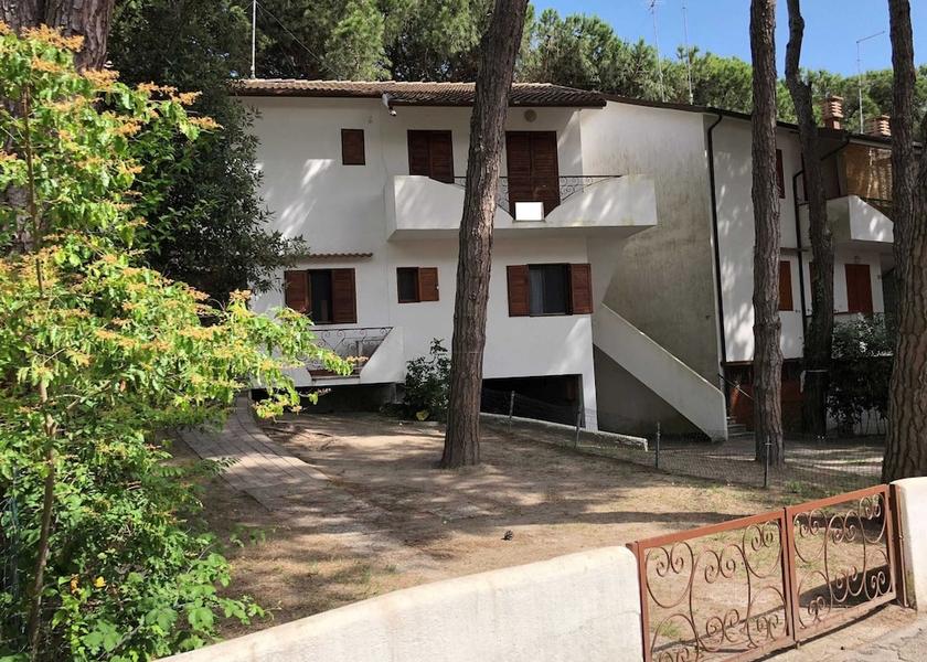 Veneto Rosolina Exterior Detail