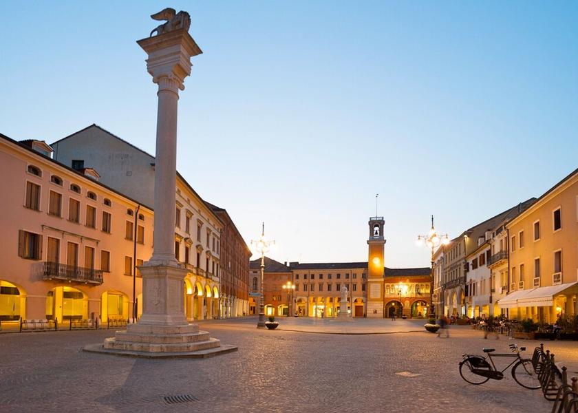 Veneto Rosolina Exterior Detail