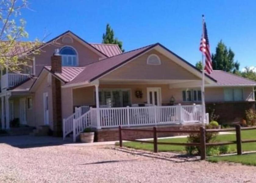 Utah Tropic Exterior Detail