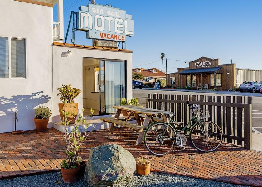 California Cayucos Facade