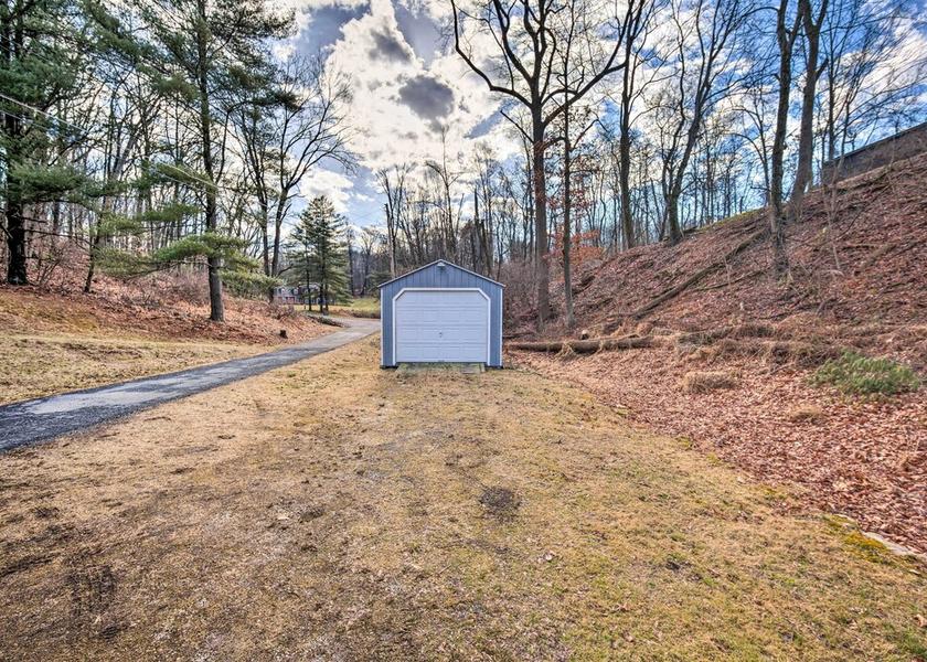 Pennsylvania Mohnton Interior Entrance