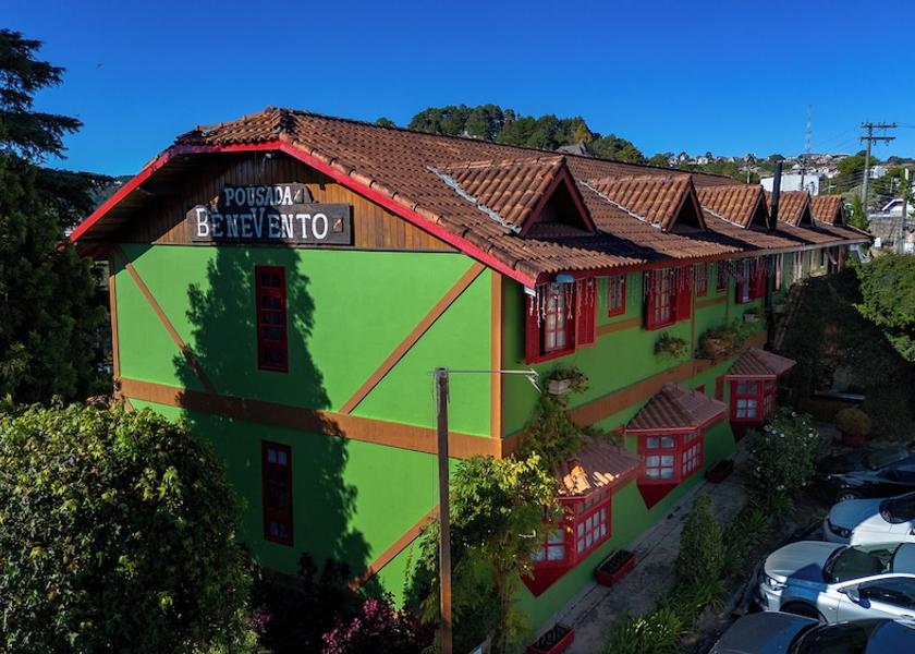 São Paulo State Campos do Jordão Front of property