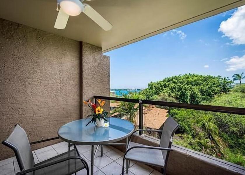 Hawaii Kailua-Kona Dining Area