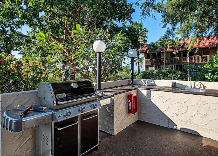 Hawaii Kailua-Kona Property Grounds