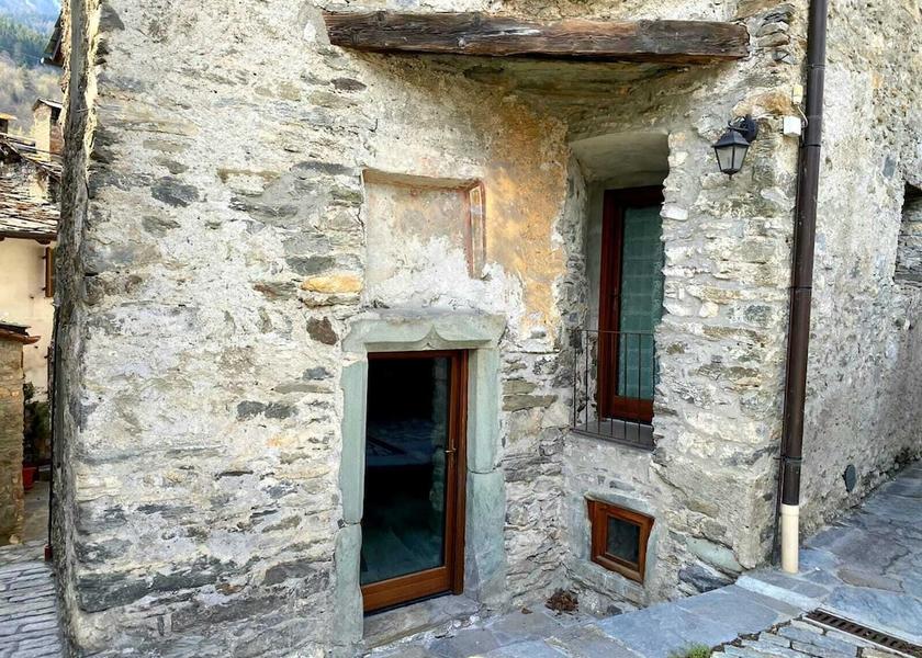 Valle d'Aosta La Salle Facade