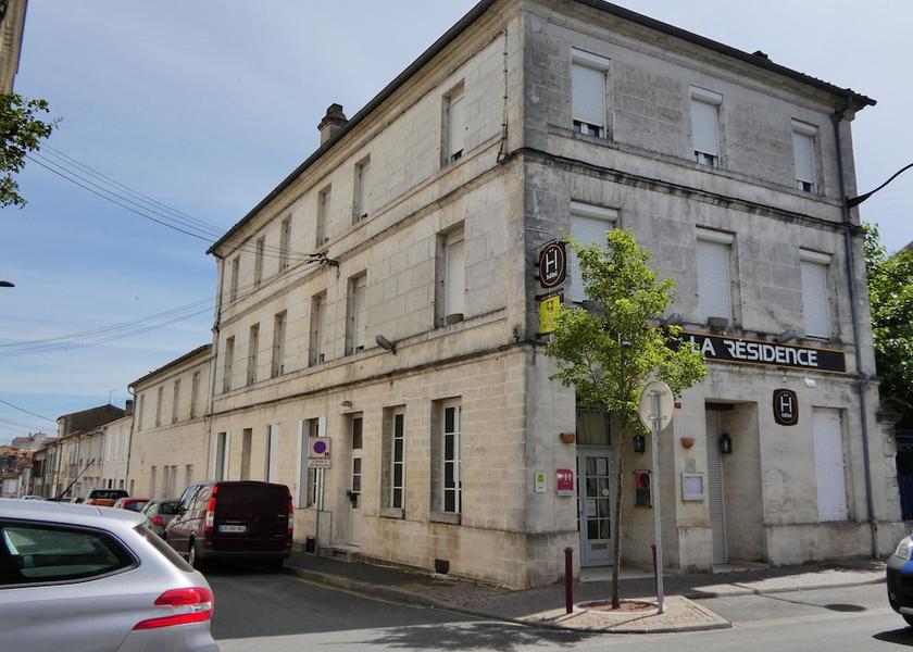Nouvelle-Aquitaine Cognac Facade