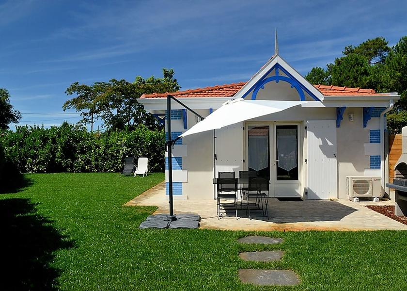 Nouvelle-Aquitaine La Teste-de-Buch Exterior Detail