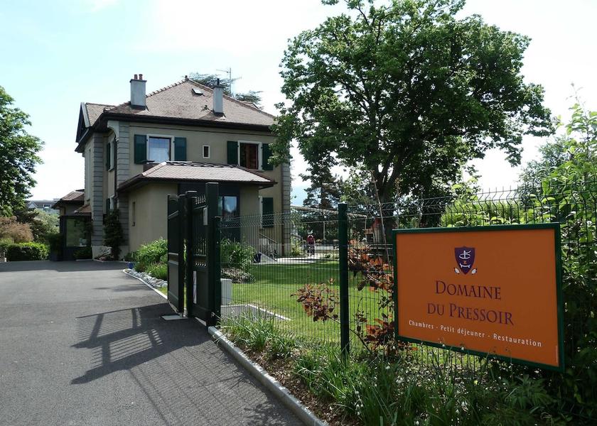 Auvergne-Rhone-Alpes Ambilly Exterior Detail