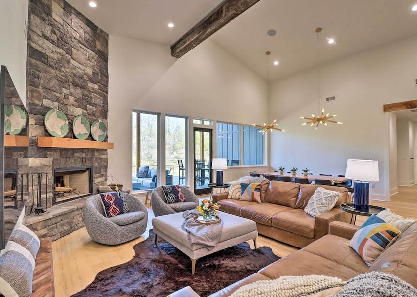 Arkansas Heber Springs Interior Entrance