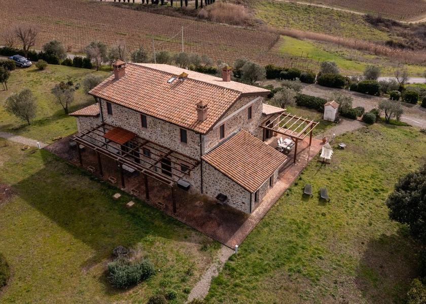 Tuscany Cinigiano Exterior Detail