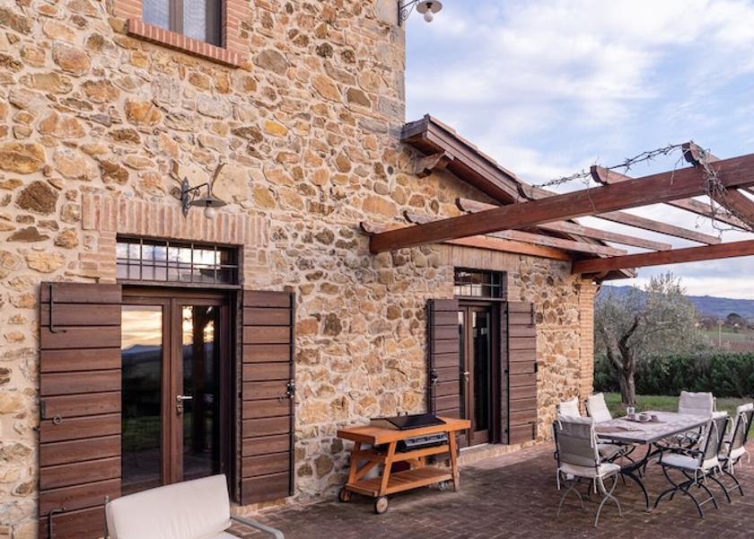 Tuscany Cinigiano Exterior Detail