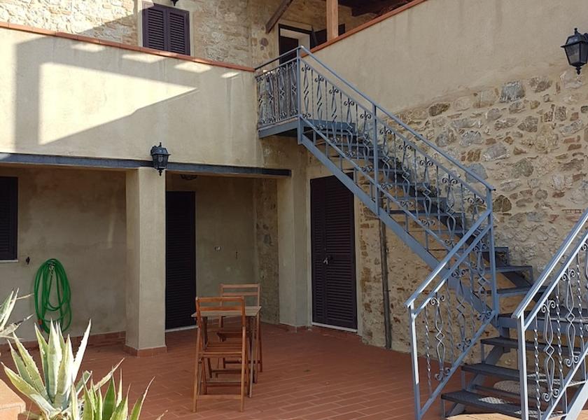 Tuscany Cinigiano Exterior Detail