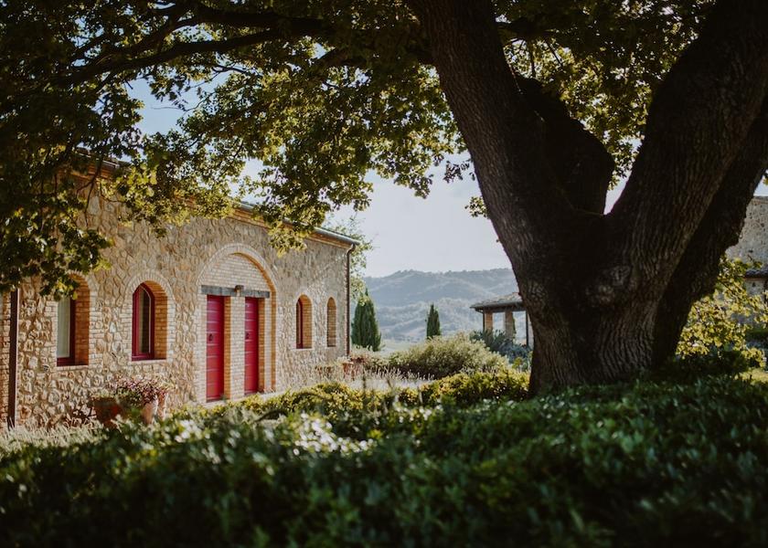 Tuscany Cinigiano Exterior Detail