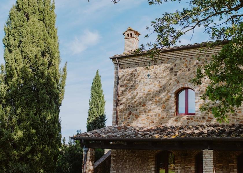 Tuscany Cinigiano Exterior Detail