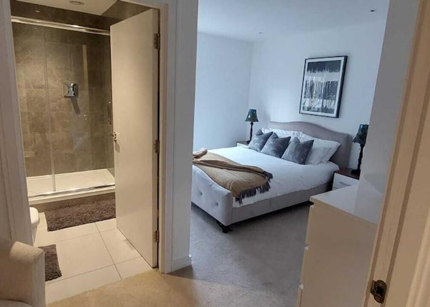 England Brentford In-Room Amenity