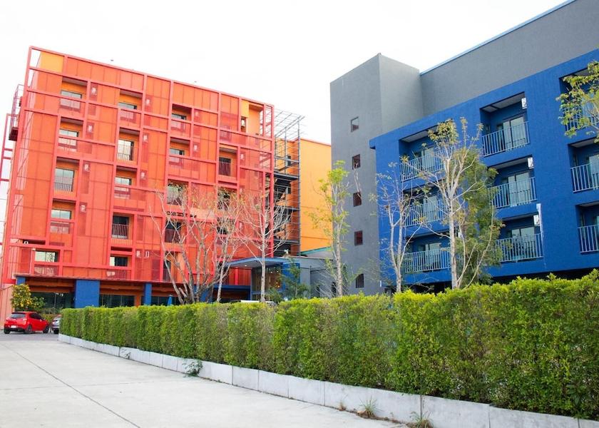 Bangkok Bang Phli Facade