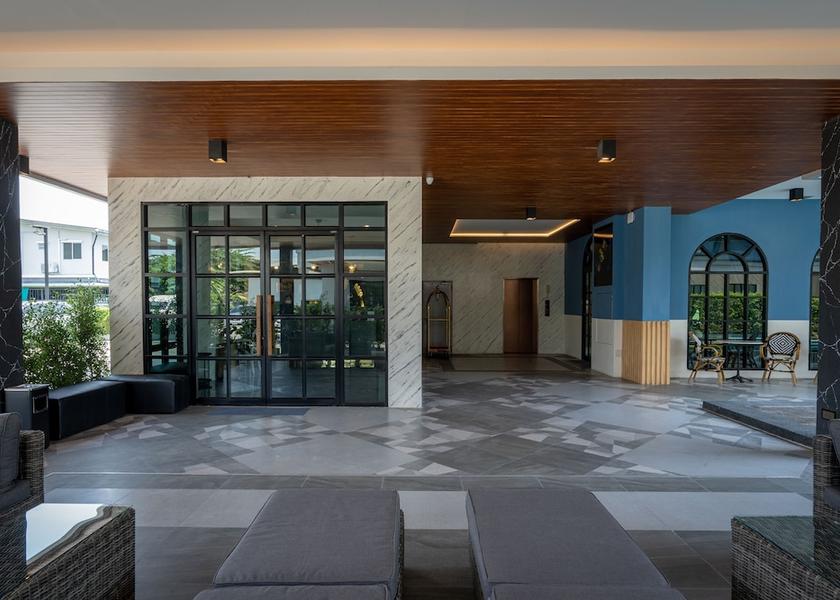 Samut Prakan Province Bang Phli Lobby sitting area