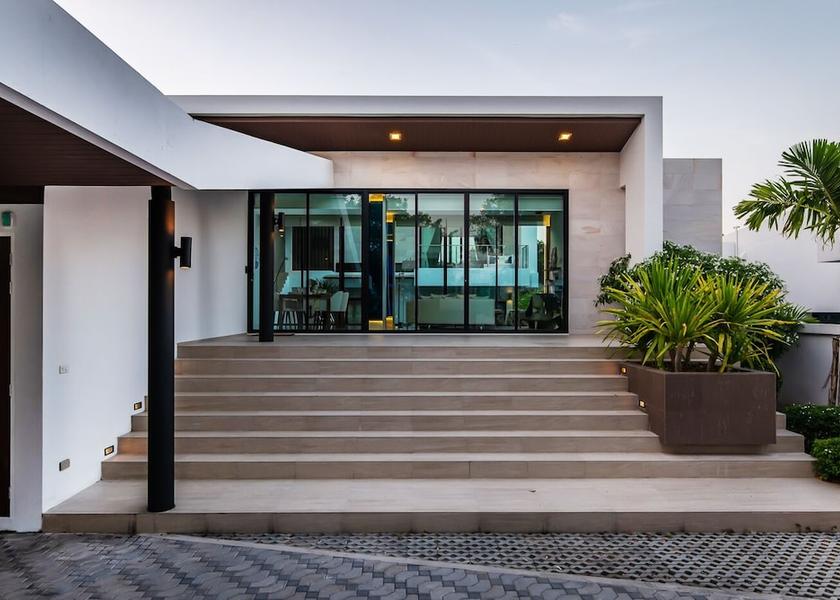 Chonburi Sattahip Facade