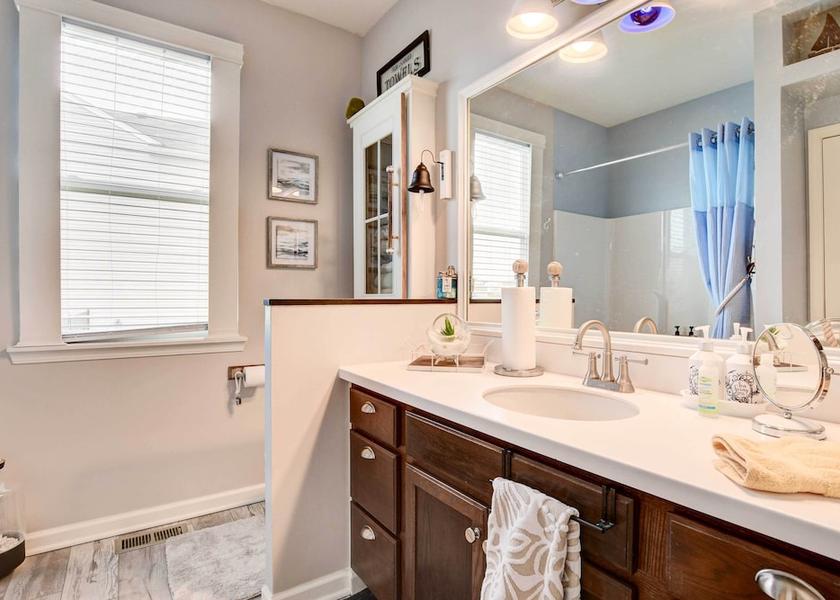 Illinois Yorkville Interior Entrance