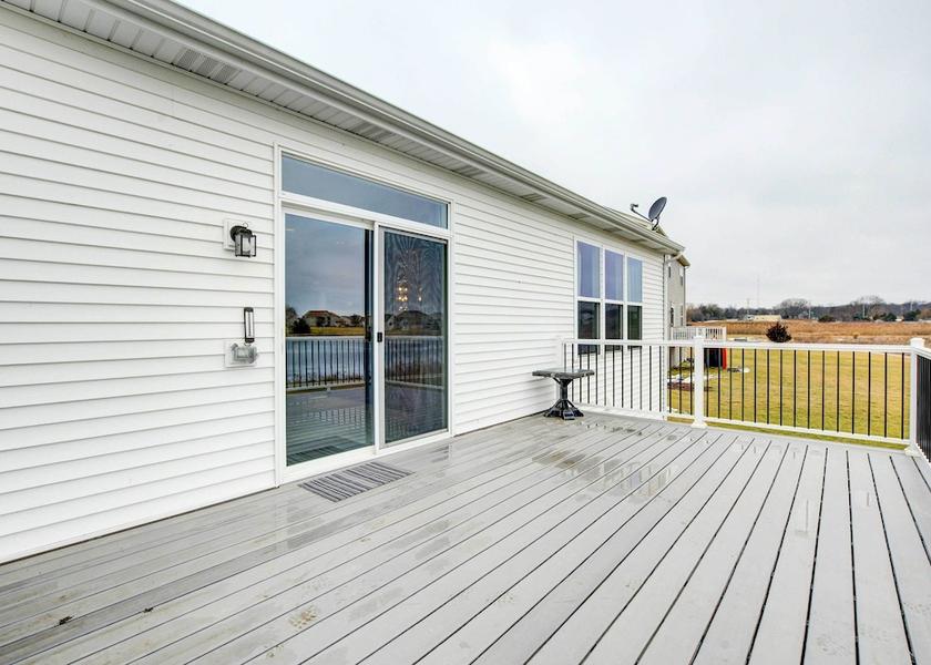 Illinois Yorkville Interior Entrance