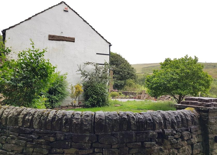 England Glossop Exterior Detail