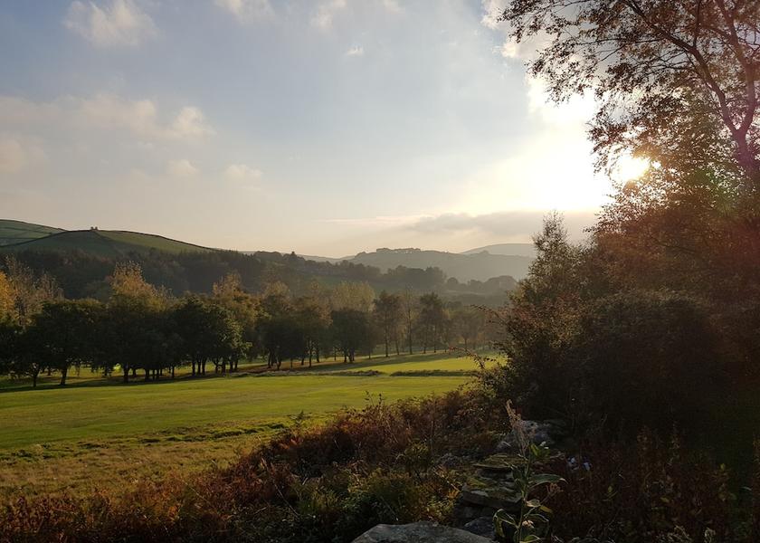 England Glossop Exterior Detail