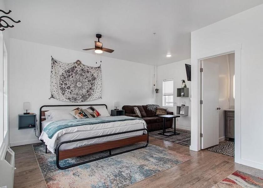 Idaho Lava Hot Springs Room