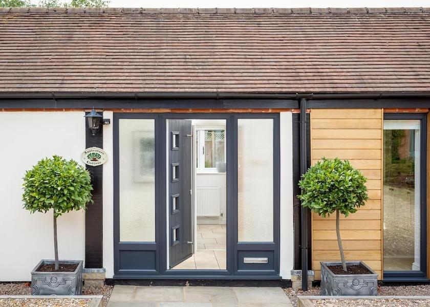 England Pershore Exterior Detail