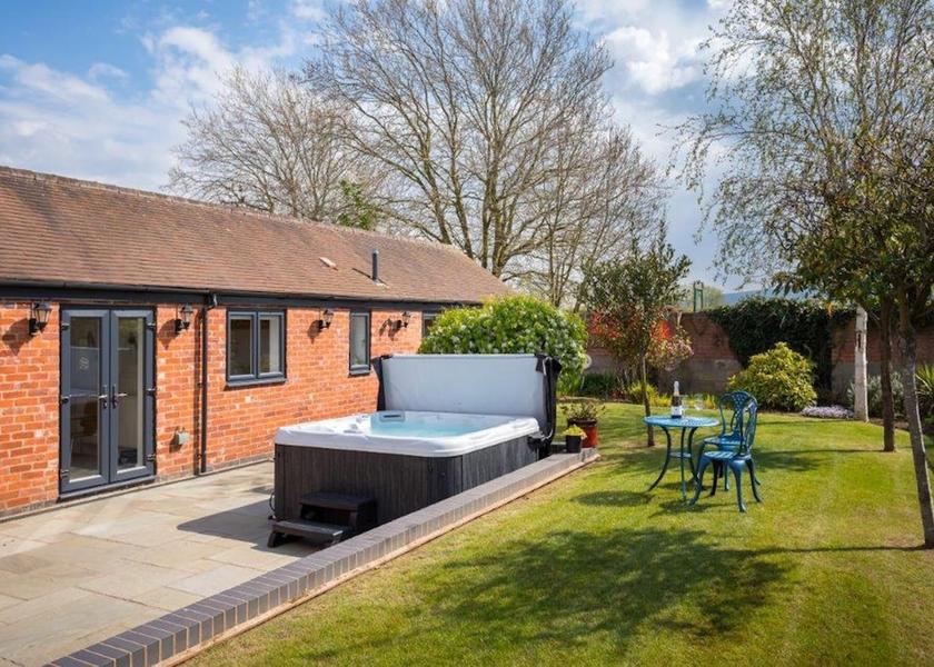 England Pershore Property Grounds